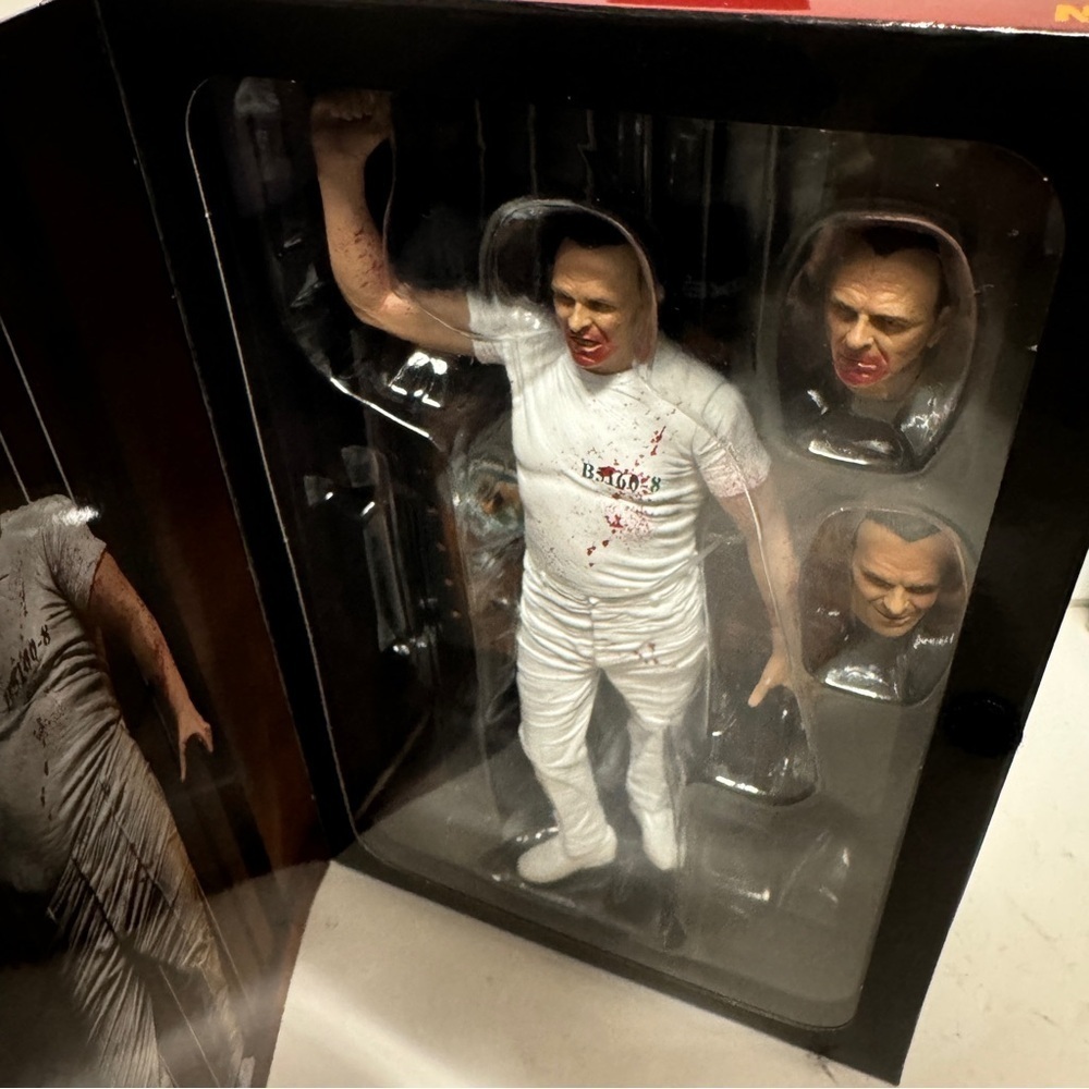 NECA Silence Of The Lambs Hannibal Lecter Prison Escape Action Figure